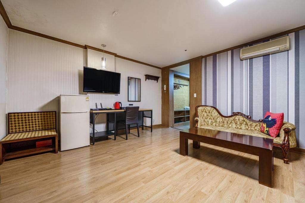 Hotel Olympic Changwon Eksteriør bilde