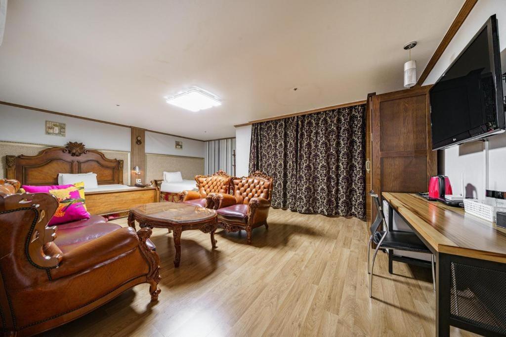 Hotel Olympic Changwon Eksteriør bilde