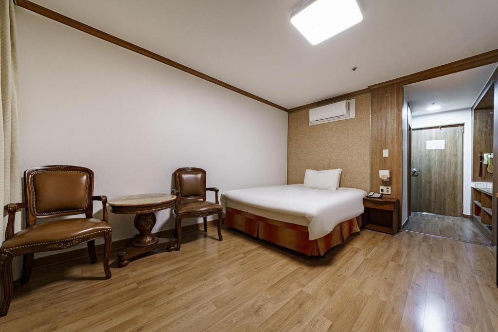 Hotel Olympic Changwon Eksteriør bilde