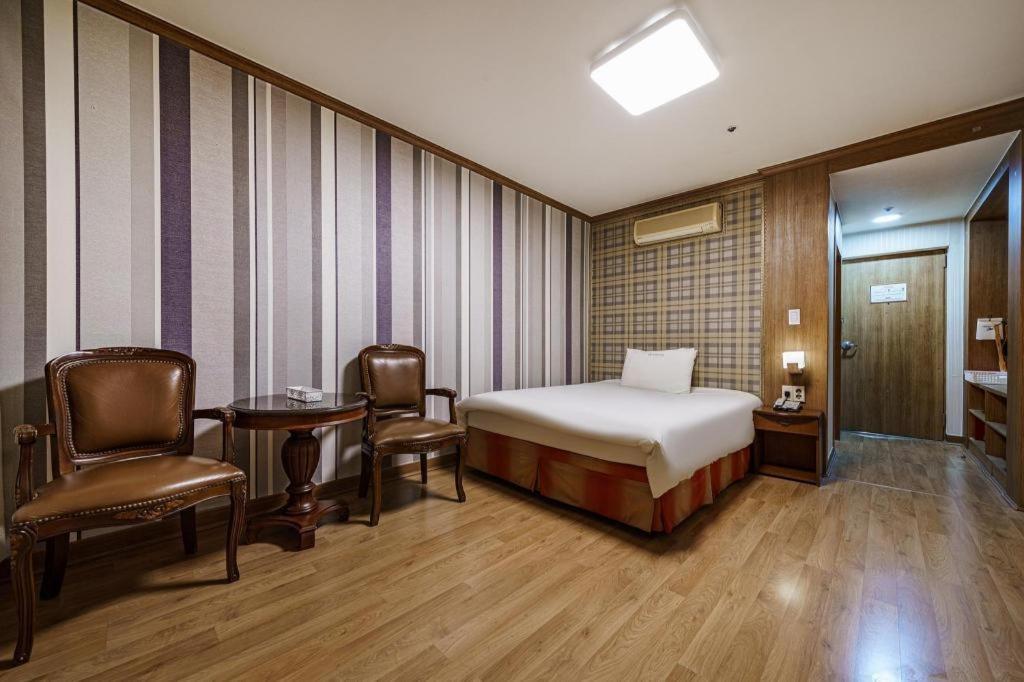 Hotel Olympic Changwon Eksteriør bilde