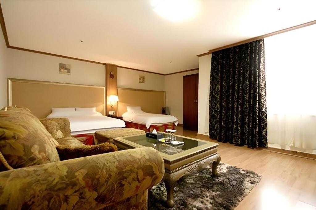 Hotel Olympic Changwon Eksteriør bilde
