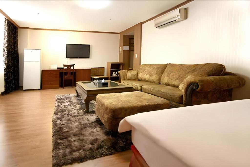 Hotel Olympic Changwon Eksteriør bilde